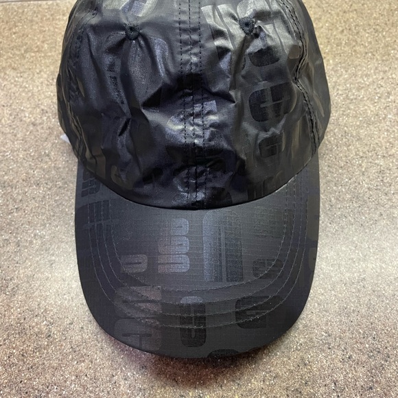 🆕 UGG Nylon Black Scatter Graphic Snap Back Baseball Cap, Unisex OSFM - Picture 2 of 6